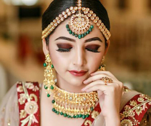 Choose Airbrush Makeup for Flawless Skin on Your Special Day