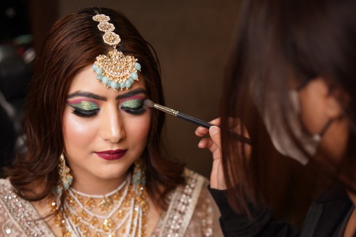 How To Pick The Best Bridal Makeup Artist For Your Wedding Day