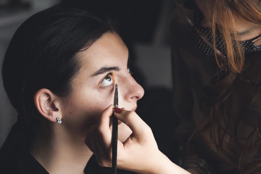 Ultimate Makeup Recommendations For Dry Skin From A Pro Makeup Artist
