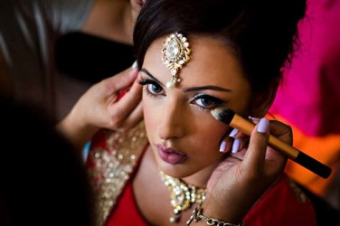 3 Reasons Why Hiring a Makeup Artist is an Investment in You