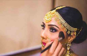 Your 4 Step Guide to Finding the Perfect Makeup Artist in Delhi for Any Occasion