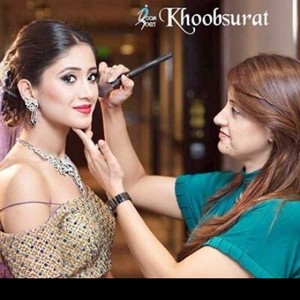 Celebrity Makeup in Siri Fort