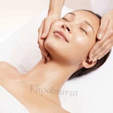 Classic Aromatic Facial in Shalimar Bagh