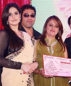 Award by Zareen Khan