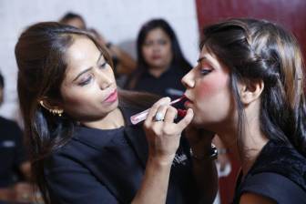 Khoobsurat Green Room