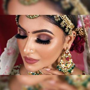 Airbrush Makeup in Vivek Vihar