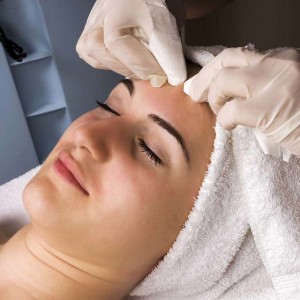 Blackhead Removal in Connaught Place