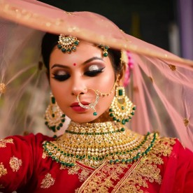 HD Makeup in Begum Pur