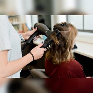 Hair Salon in Karol Bagh