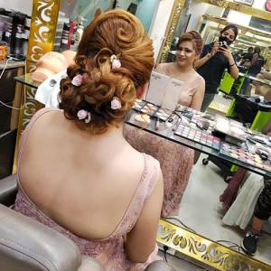 Hair Styling for Women in Greater Kailash