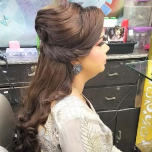 Hair Stylist in Shaheen Bagh