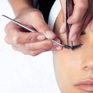 Permanent Eyelashes Extension in Delhi