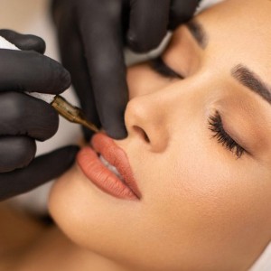 Permanent Makeup in Greater Kailash