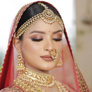 Professional Makeup in Sarojini Nagar